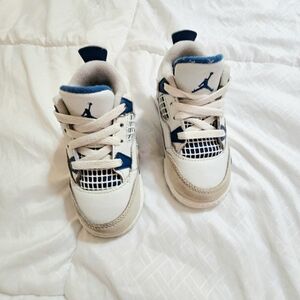 White and Blue Nike Air Jordan 4 Retro Baby Trainers size 7C